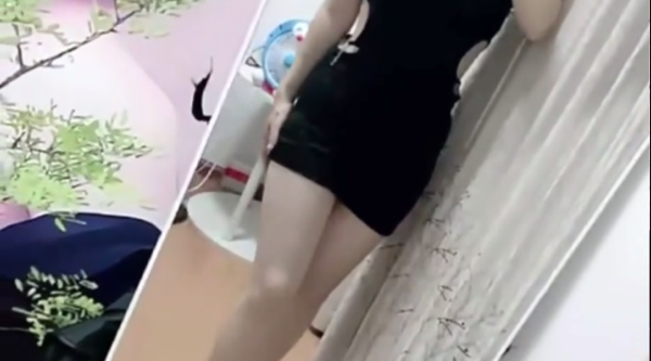 国产直播.高颜值女神盲盒系列-朵朵超乖_美腿女神~闺蜜家偷摸狂插喷水+边打电话边自慰_1