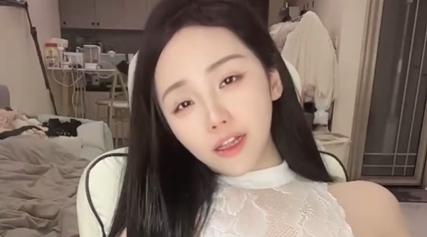 国产直播.高颜值女神盲盒系列-成都徐若瑄_气质车模全身粉嫩_2