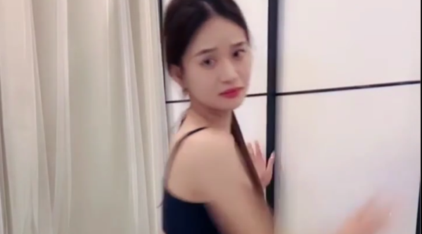 国产直播.高颜值女神盲盒系列-【吗D个蛋】御姐下海！卧槽！真的好漂亮道具狂插！我射了_1