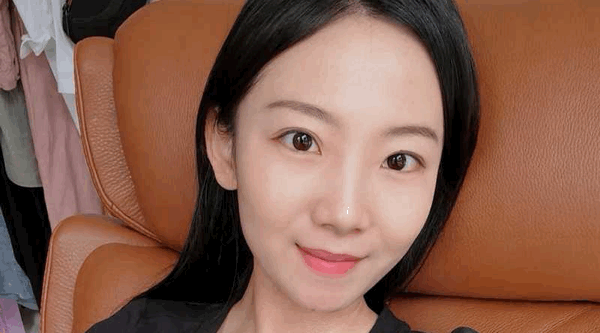 云南大学美女研究生 刘明明 被曝竟是受虐癖 栓狗链跪地爬行 戴口塞无套爆操 露脸性爱视频流出！