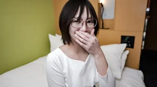 FC2-3305003 3日間限定500pt!!【教師・メガネ女子】勤勉感丸出し眼鏡かけたリケジョ、**⚫︎数学教師との生々しい性行為動画。