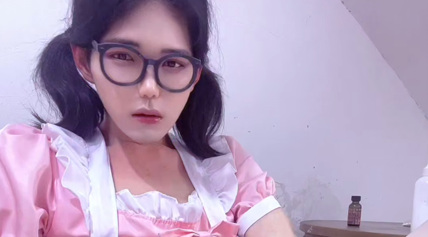 【伪娘】推特伪娘四季和子粉色女仆白丝自慰