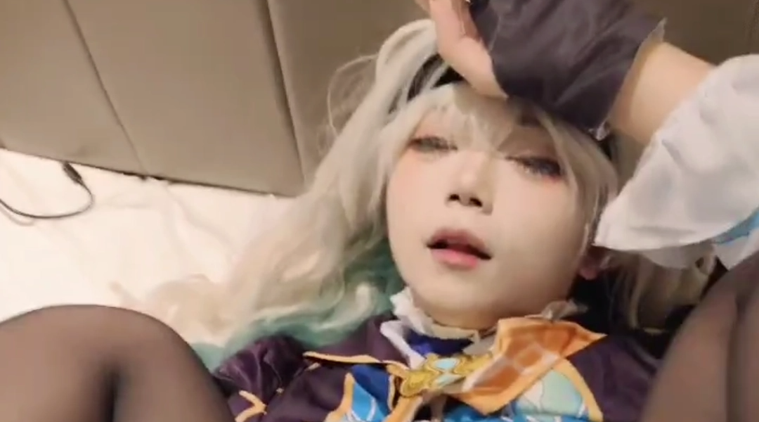 【伪娘】哈啊……开拓者、慢一点……太、太深了……