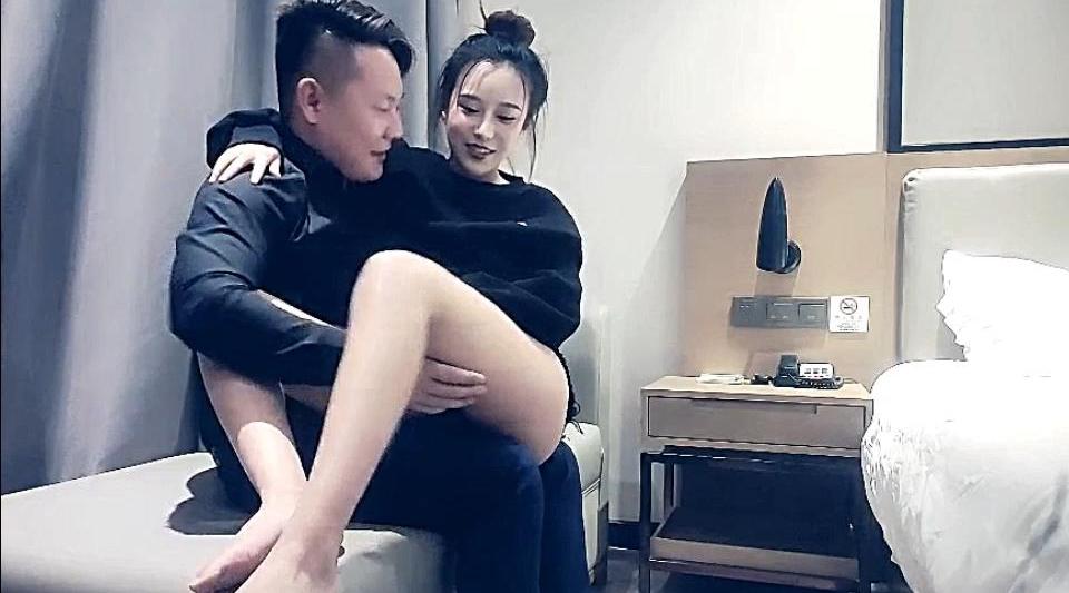 【极品探花-赵总】邻家可爱小美女，长得不是很惊艳，但是服务态度特别好，长的很耐看