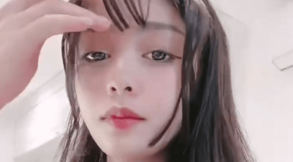 新来的极品美女，黑丝高跟诱惑，无毛白虎逼精彩大秀直播，极品好身材揉奶玩逼，炮击高速蹂躏骚穴