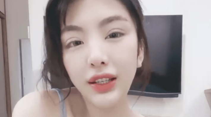 国产直播.高颜值女神盲盒系列-大啵啵_西瓜那么大的奶子_这丫的来个乳交还不得爽上天