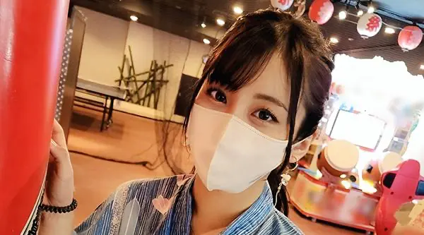FC2-3618219 嘌呤嘌呤！桃屁股亲生女儿麻衣 20 岁浴衣约会 ⇒ 中出和面部调情生交