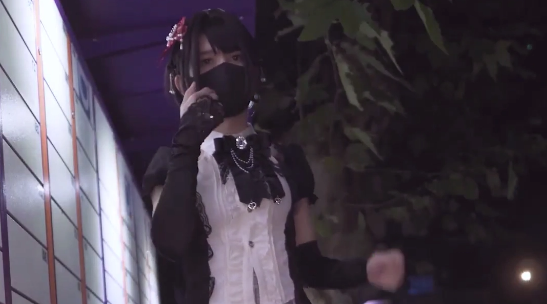 【伪娘】黑丝JK伪娘露出自慰