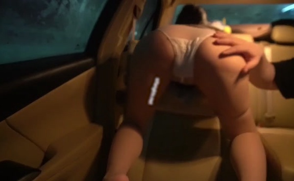 把秘书骗到地下车库，骚逼内裤塞着跳蛋，看我怎么折磨死你！