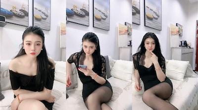 绿播下海漂亮小姐姐换上情趣黑丝❤️假鸡巴和男友的大肉棒疯狂插插2插
