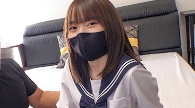 FC2-PPV-4688754 【本作品為小說】超純情★135cm★與成年男友的初次性愛→初中出＆初次3P【純情中出的感覺真好，我戀愛了】