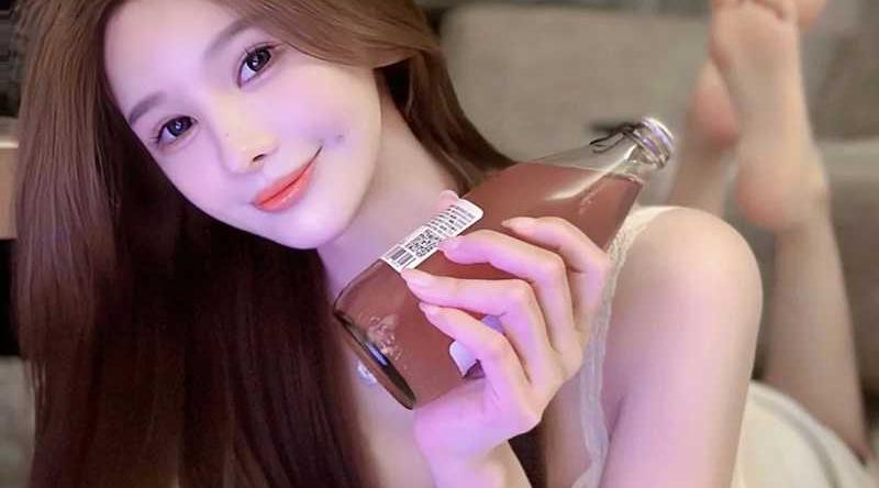 花椒甜美主播 刘子蜜蜜蜜 不雅视频流出 饥渴尤物娇媚发骚 拿出假屌疯狂插穴！
