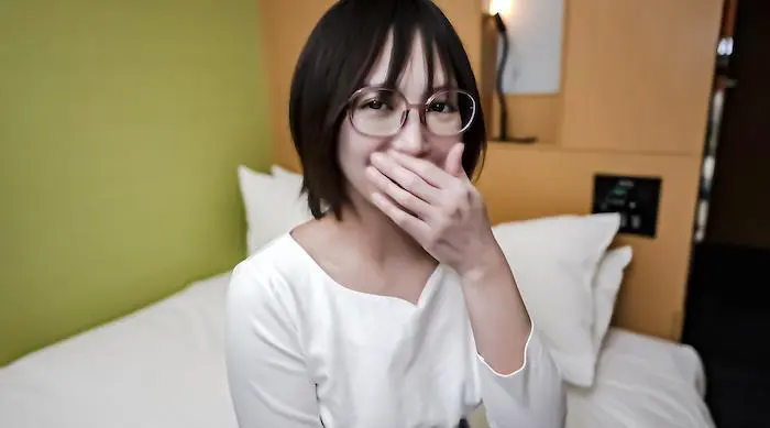 FC2-3305003 Rikejo 戴着勤奋的眼镜，** 与数学老师的生动性爱视频。