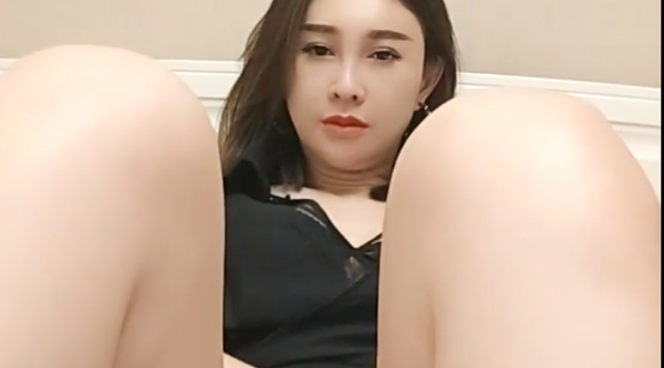 国产直播.高颜值女神盲盒系列-杭州美少妇，【少妇可同城可空降】，首次带跳蛋逛商场，玩得好刺激湿了一大片，回家赶紧无套内射-v5