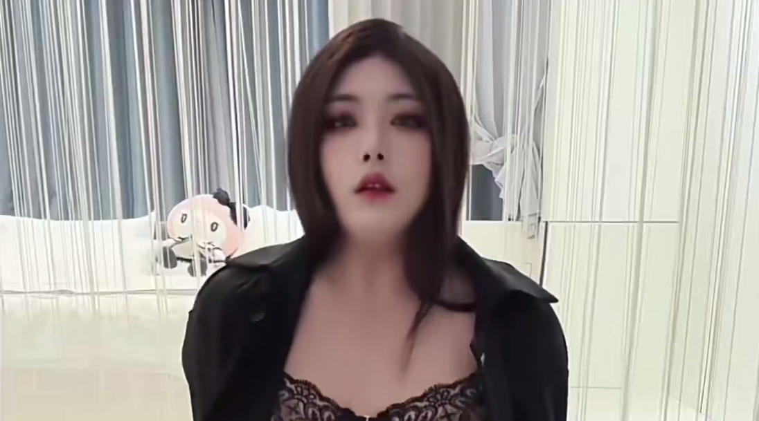 【伪娘】抖音把我直播号给我封了 我造嫩咧个娘了个撅咧！ 导个管子不漏鸡巴也不行了是吧 😑……？！