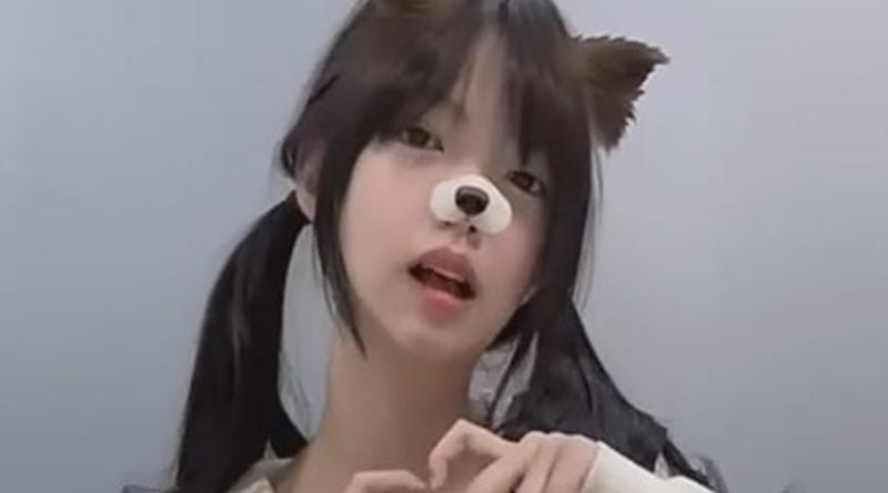 火爆全网的和服女孩 莹莹哦u 顶级白幼瘦身材 粉嫩白虎就是天生的精盆肉便器！