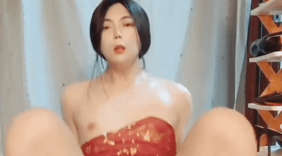 伪娘Ts颖宝 西域风情女菩萨呀居然还带着鸡巴锁 感觉被炮机操比自己坐鸡巴要爽 禁欲开锁可以帮我舔干净吗喷了好多精液