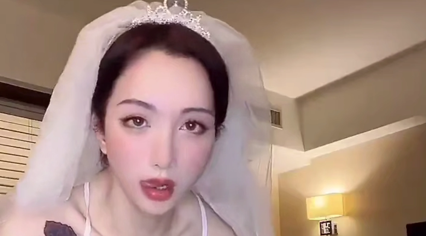 【伪娘】Ts妖妈花嫁肛交