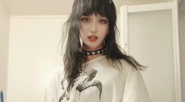 【伪娘】霧島麻衣对镜自拍撸管