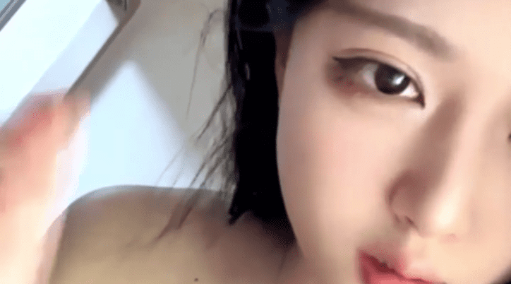 国产直播.高颜值女神盲盒系列-好精致的颜值！美的犯规【小芊】极品美乳_肥鲍跳蛋自慰_2