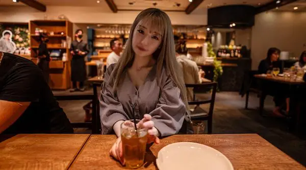 FC2-3568366 [他妈的/巨乳] 我试图通过喝酒来操一个属于 K-POP 偶像团体的年轻人 * GO