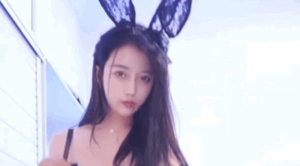 上海商务模特儿下海一库一库️：顶呱呱的小狐狸精，各种骚资摆弄，如沐春风，特写搔穴诱惑！