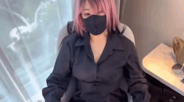 【伪娘】菠萝味芬达PornPineapple1和toto8689来新公司一年了，我也是凭着肉体的本身在这站稳了脚跟，想当初我从一个差点被老板开除的小实习生到如今的部门总经理，我这性感的肉体可没少被老板糟蹋。