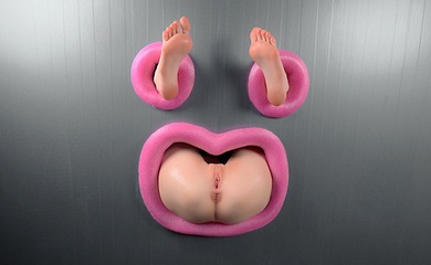Gloryhole 隔着墙操那个屁股，直到她的脚颤抖 - pinkloving