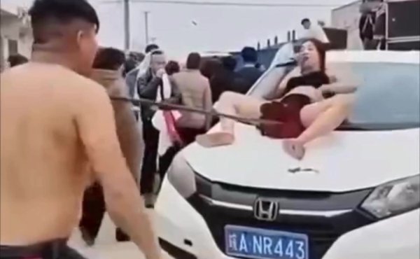 卧槽，这逼不简单啊