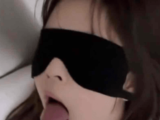 漂亮美眉,吃鸡啪啪,不戴套,小娇乳,小粉穴,婴儿肥妹子,被小哥哥大肉棒操的呻吟不停
