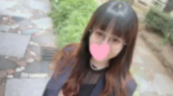 FC2-3806409 戴眼镜的现代少女。最少的身体喙/乳头淫秽摸索，兴奋的变化。一诚香谷写的巨型捕蝇器！